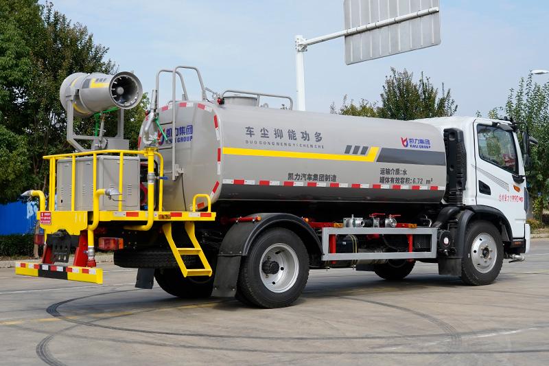 东风华神30米绿化喷洒车（8.3方）（30米雾炮）