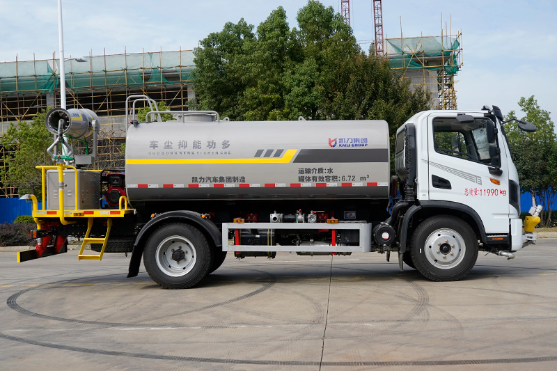 东风华神30米绿化喷洒车（8.3方）（30米雾炮）