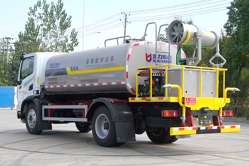 东风华神30米绿化喷洒车（8.3方）（30米雾炮）