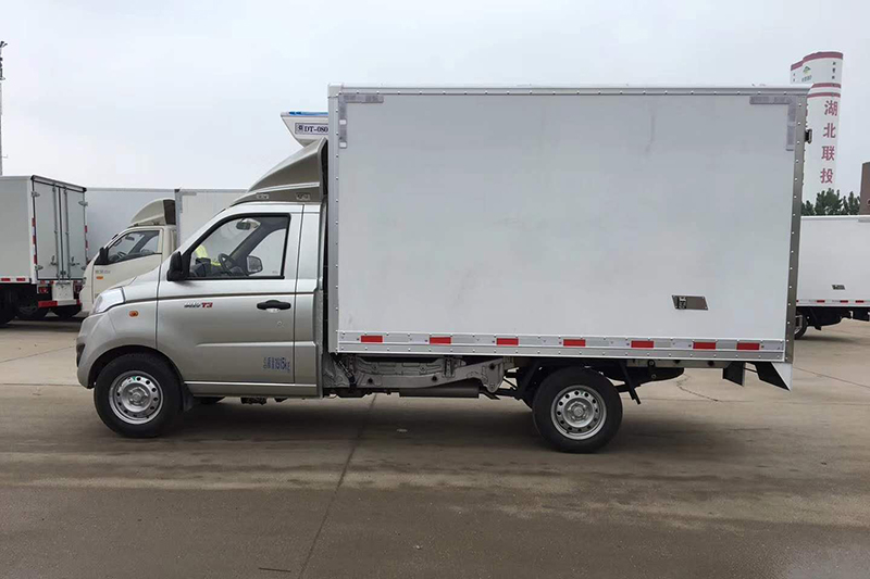 福田祥菱V1冷藏车