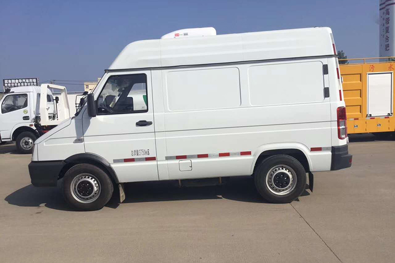 依维柯后单轮冷藏车