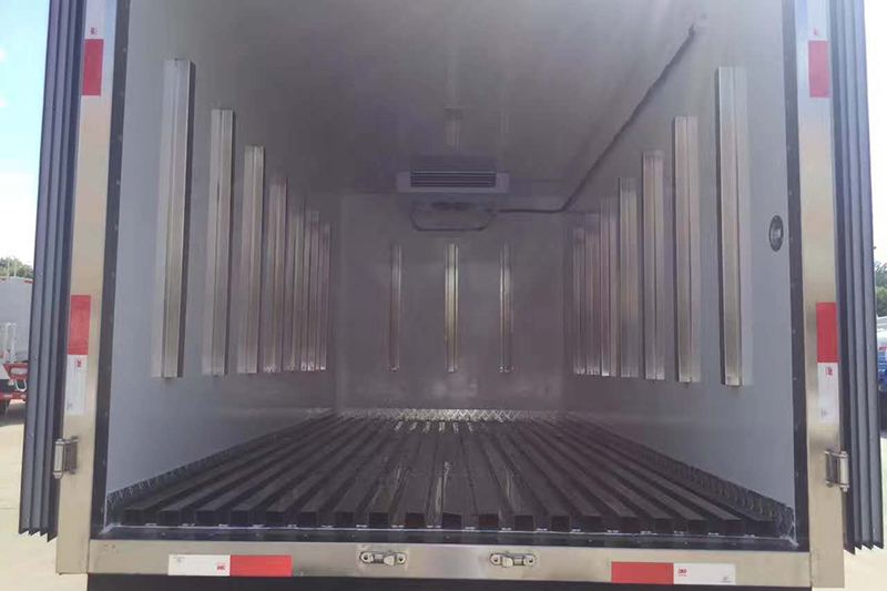 江铃顺达4.2米冷藏车