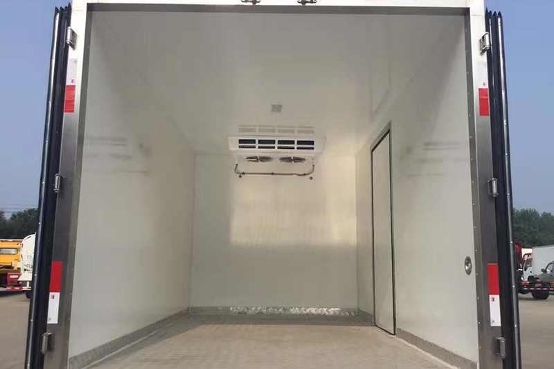 江淮帅铃H330宽体排半冷藏车