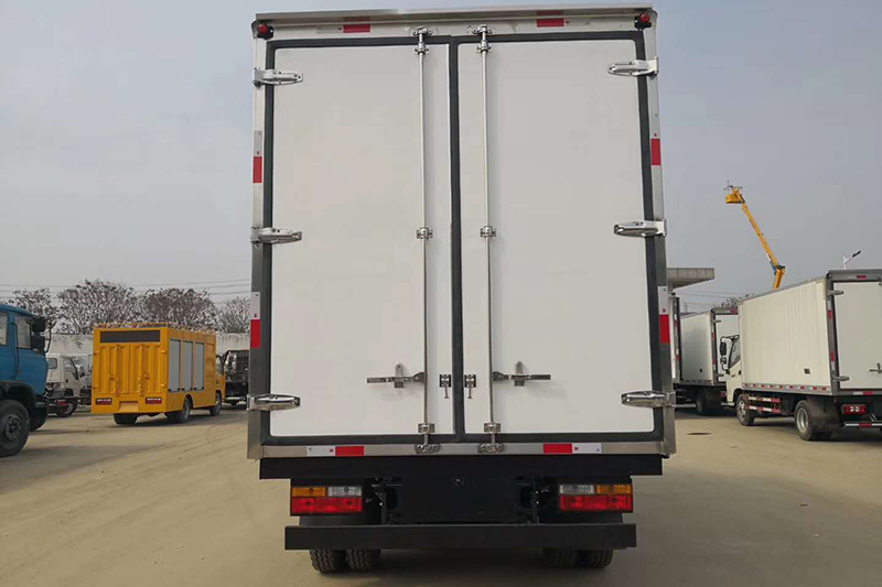 大运单排冷藏车