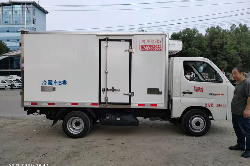 福田祥菱3米2后双轮冷藏车