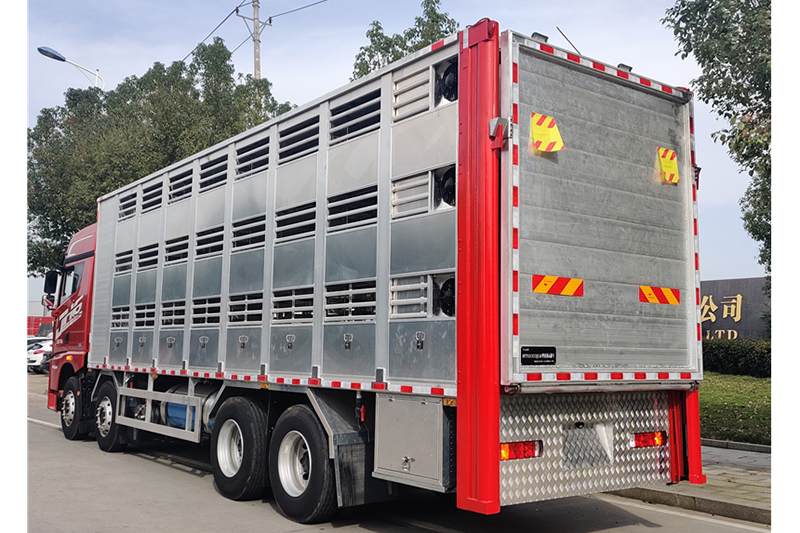 解放9.6米拉猪车