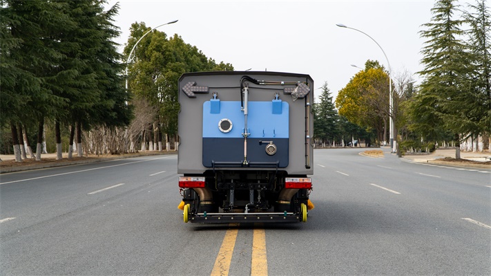 东风途逸新能源洗扫车